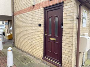 Osbornes Court- click for photo gallery